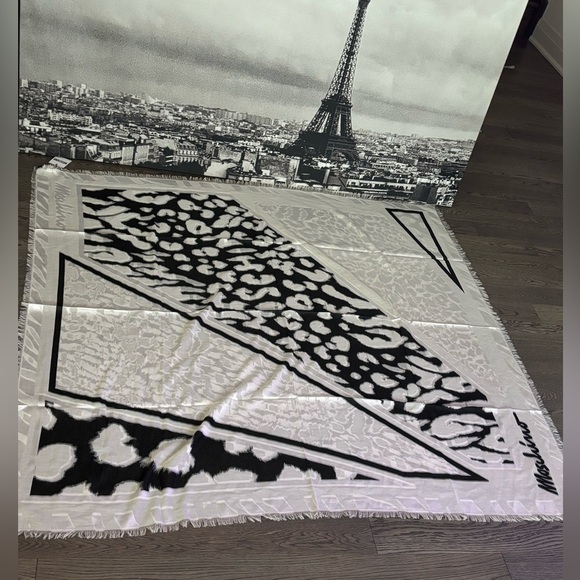 Moschino Black and White Animal Print  oversized Scarf - Picture 3 of 17